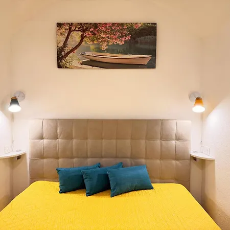 Perla Del Borgo *