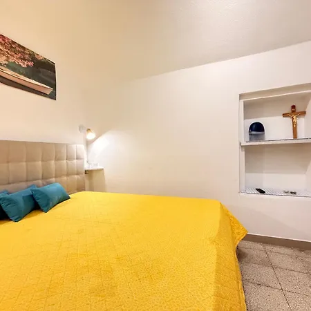 Perla Del Borgo *